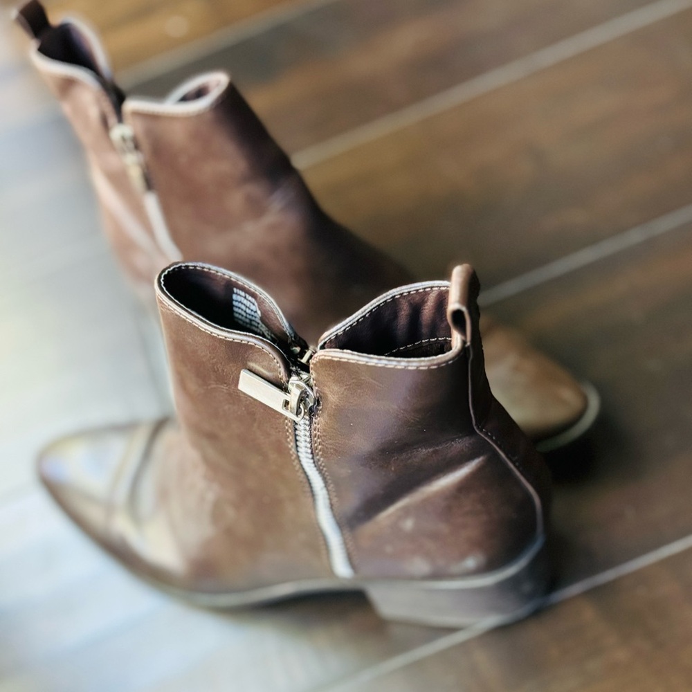 Pre-owed ESPRIT ankle boots, size 11, brown, very good condition